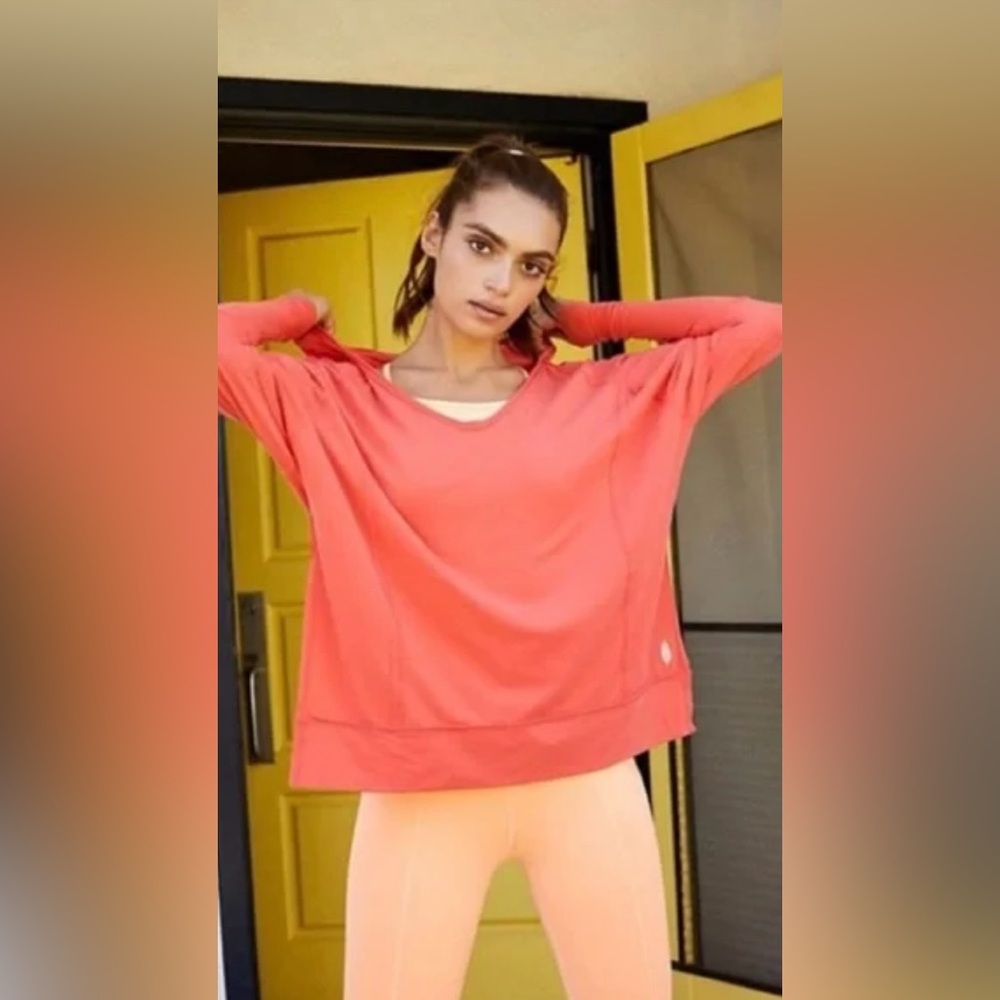 Free People Movement Size Medium Oversized Hooded Top. Orange.